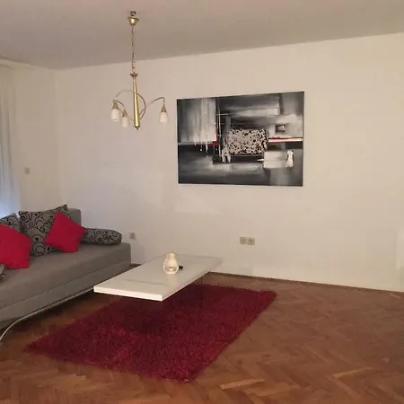 Zdenka Lägenhet