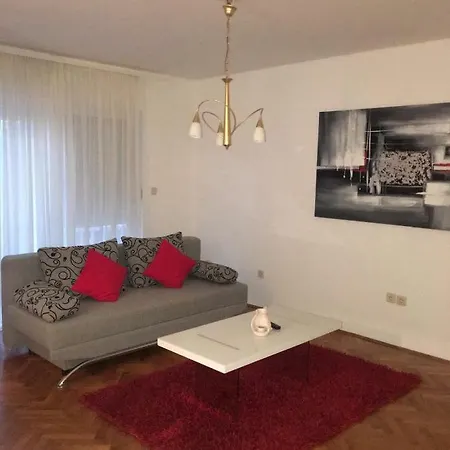 Zdenka Lägenhet